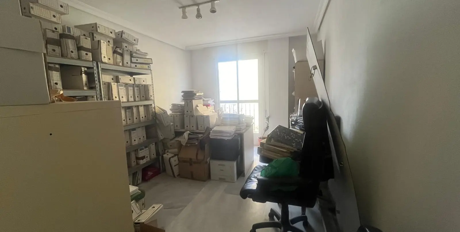 Продажа апартаментов на среднем этаже в Estepona 6