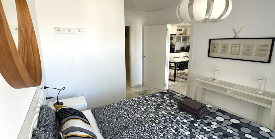 Sale of ground floor apartment in Fuengirola 11
