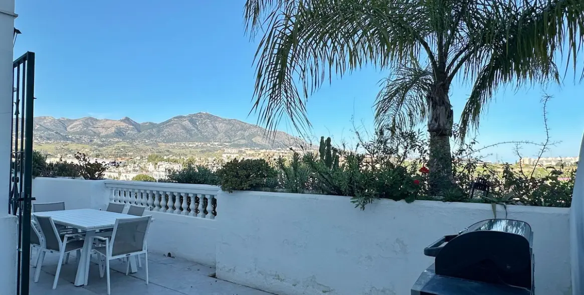 Sale of ground floor apartment in Fuengirola 28