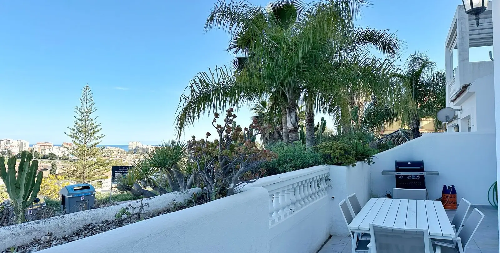 Sale of ground floor apartment in Fuengirola 26