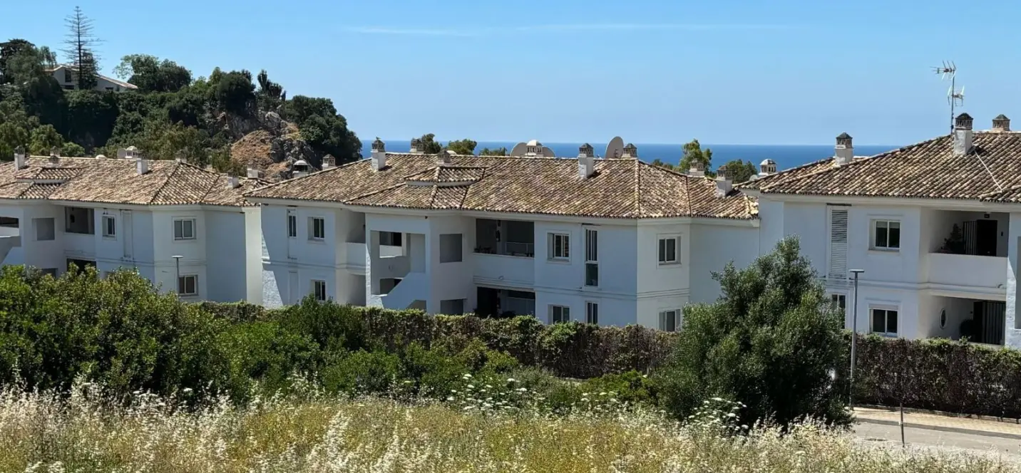 Venta de parcela residencial en Casares Playa 1