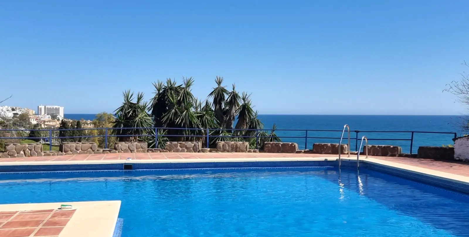 Продажа дома на две семьи в Benalmadena 1