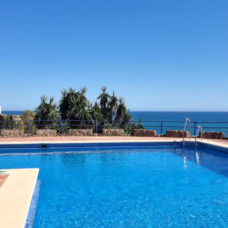 Продажа дома на две семьи в Benalmadena