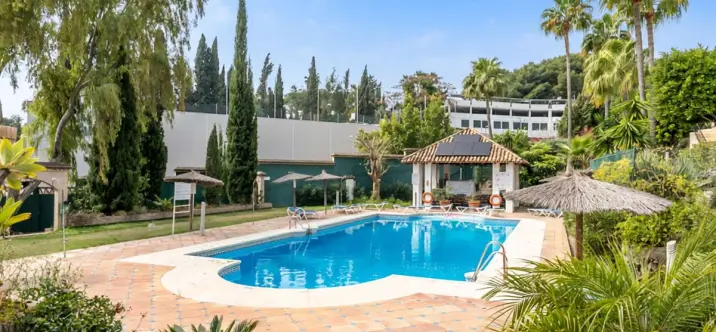 Sale of ground floor apartment in Aloha 0