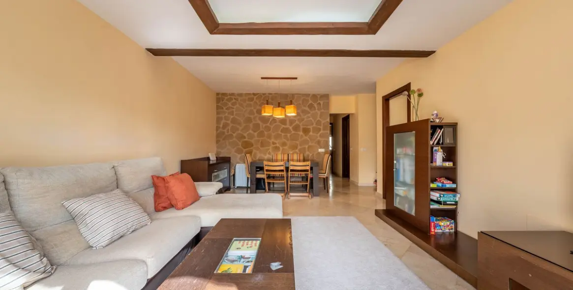 Продажа апартаментов на первом этаже в Aloha 10