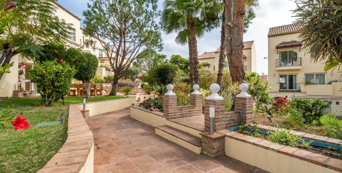 Продажа апартаментов на первом этаже в Aloha 19