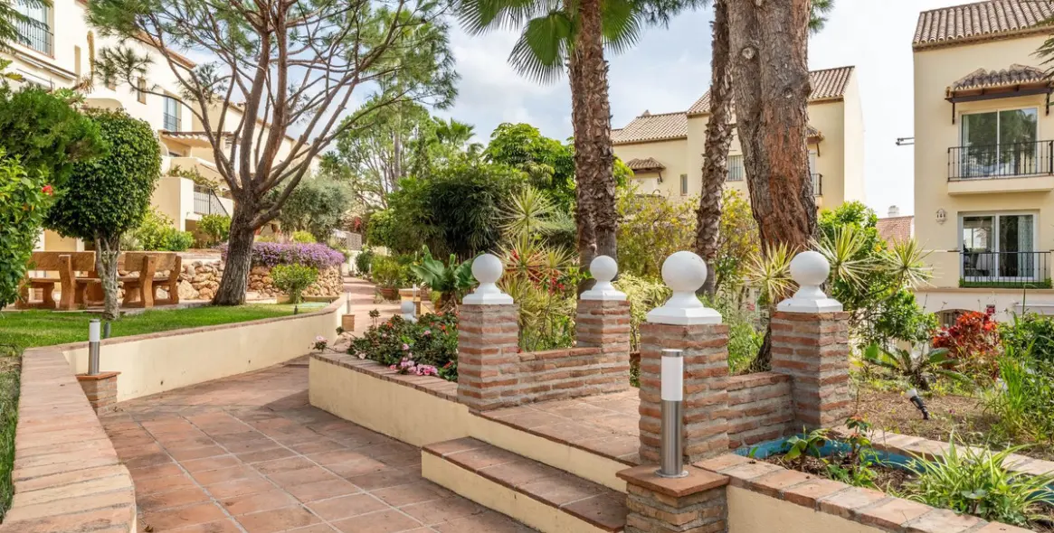 Продажа апартаментов на первом этаже в Aloha 20