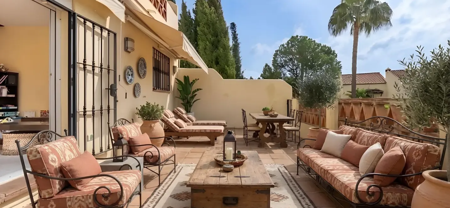 Sale of ground floor apartment in Aloha 1