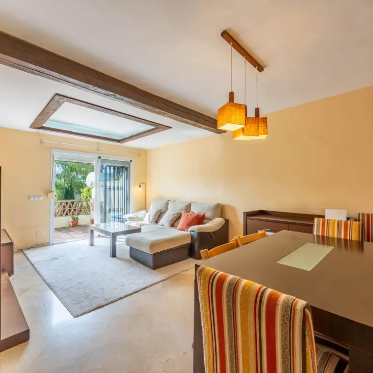 Sale of ground floor apartment in Aloha
