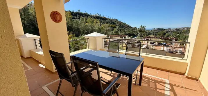 Venta de apartamento en planta media en Los Arqueros 0