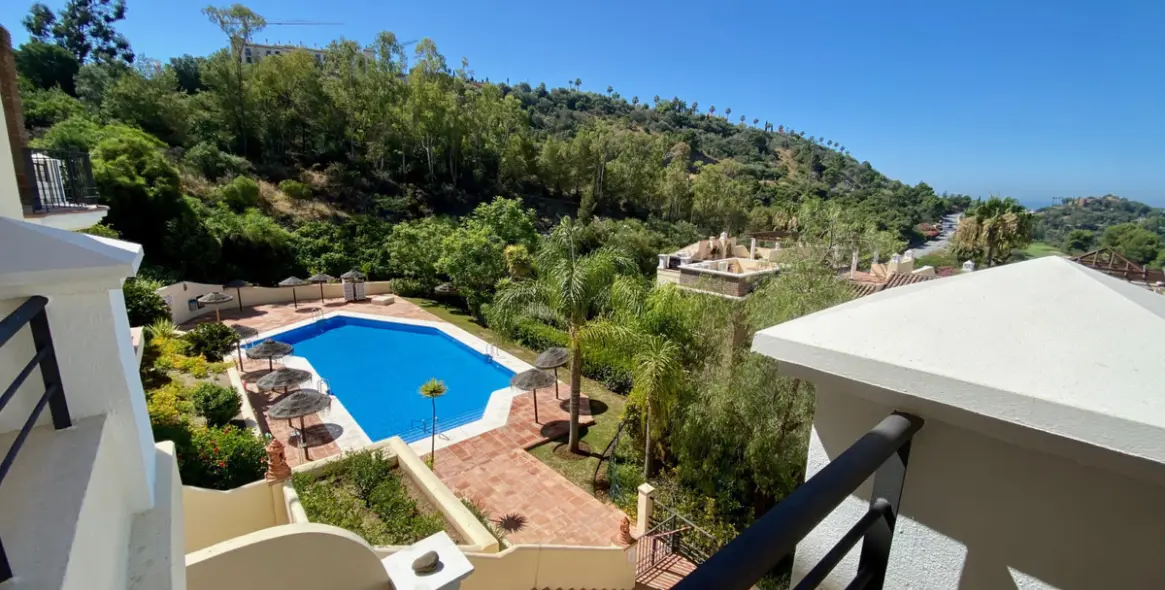 Venta de apartamento en planta media en Los Arqueros 2