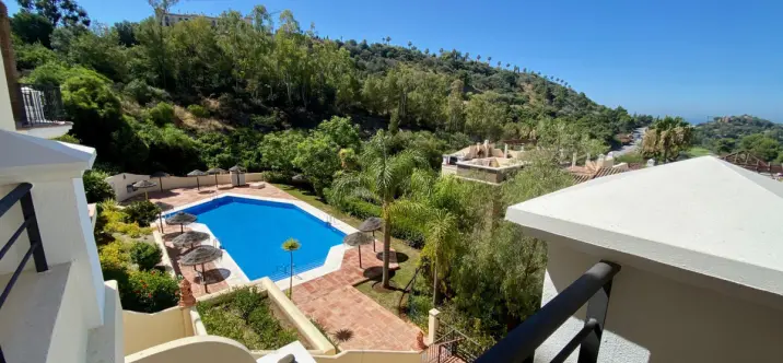 Venta de apartamento en planta media en Los Arqueros 1