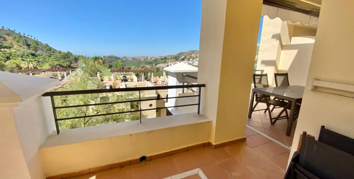 Venta de apartamento en planta media en Los Arqueros 3