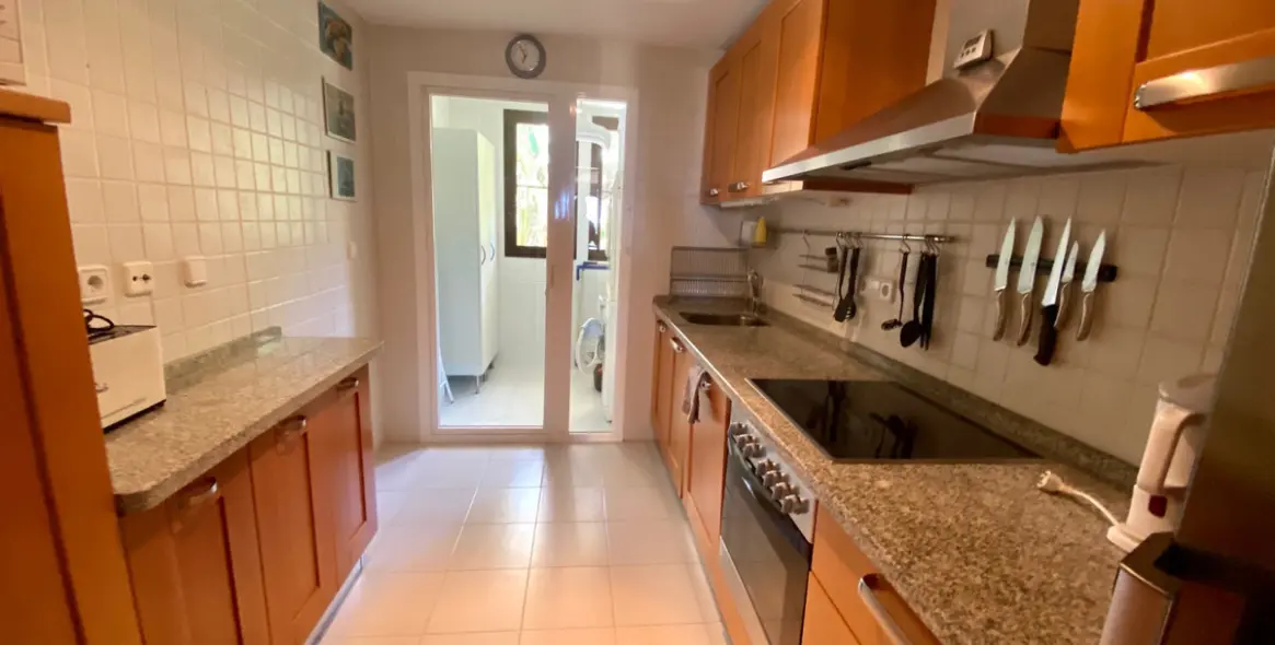 Venta de apartamento en planta media en Los Arqueros 4