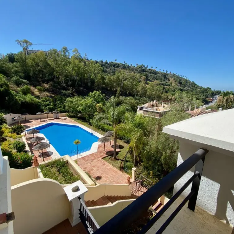 Sale of middle floor apartment in Los Arqueros