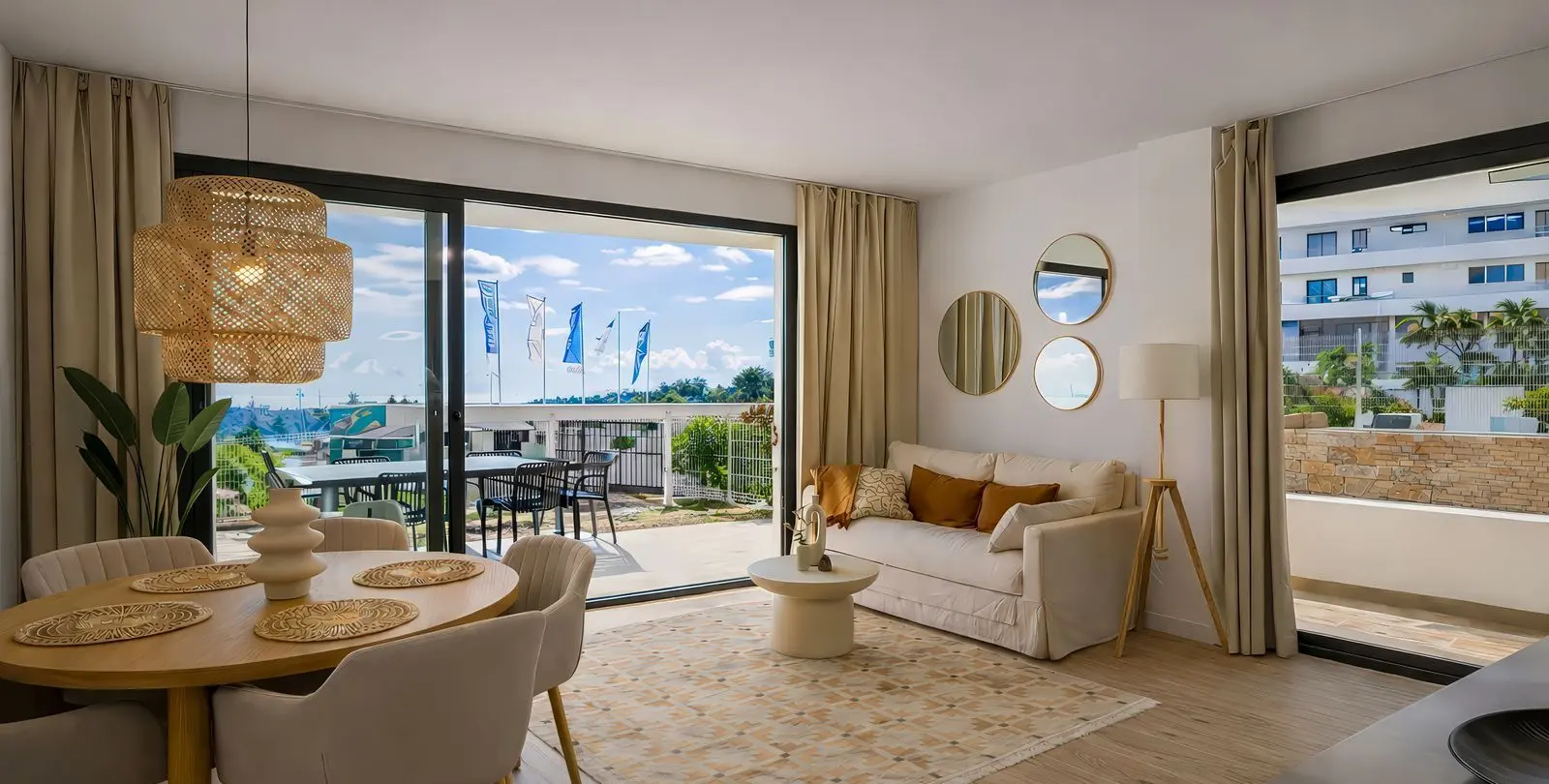 Sale of ground floor apartment in Estepona 2