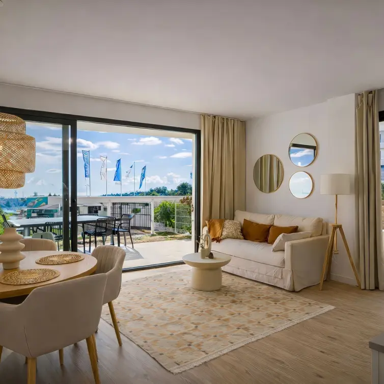 Sale of ground floor apartment in Estepona