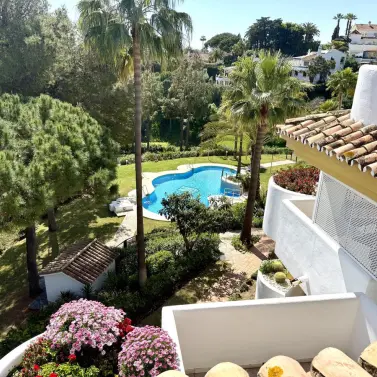 Sale of penthouse in Calahonda