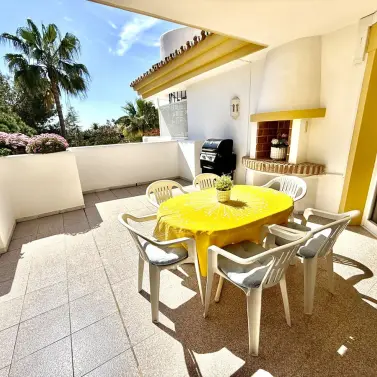 Sale of penthouse in Calahonda