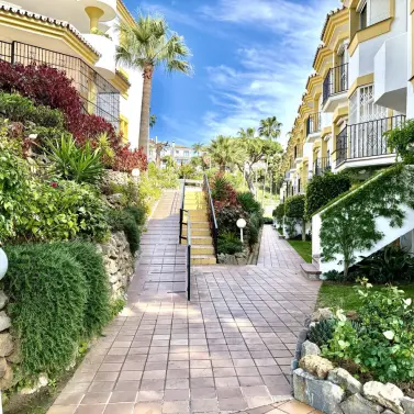 Sale of penthouse in Calahonda