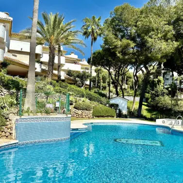 Sale of penthouse in Calahonda