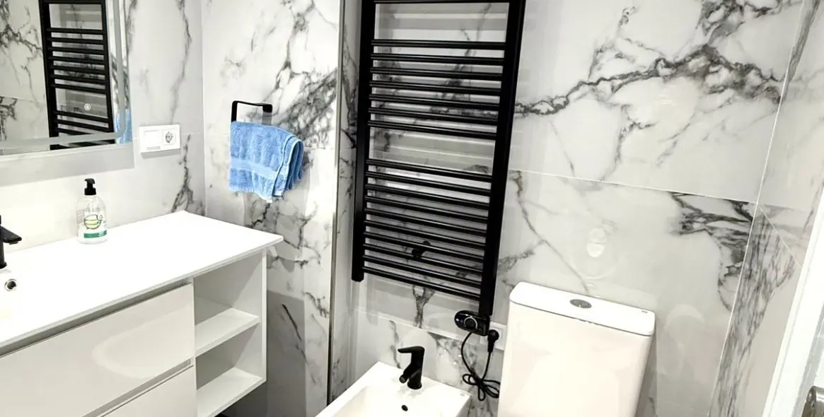 Sale of penthouse in Calahonda 18