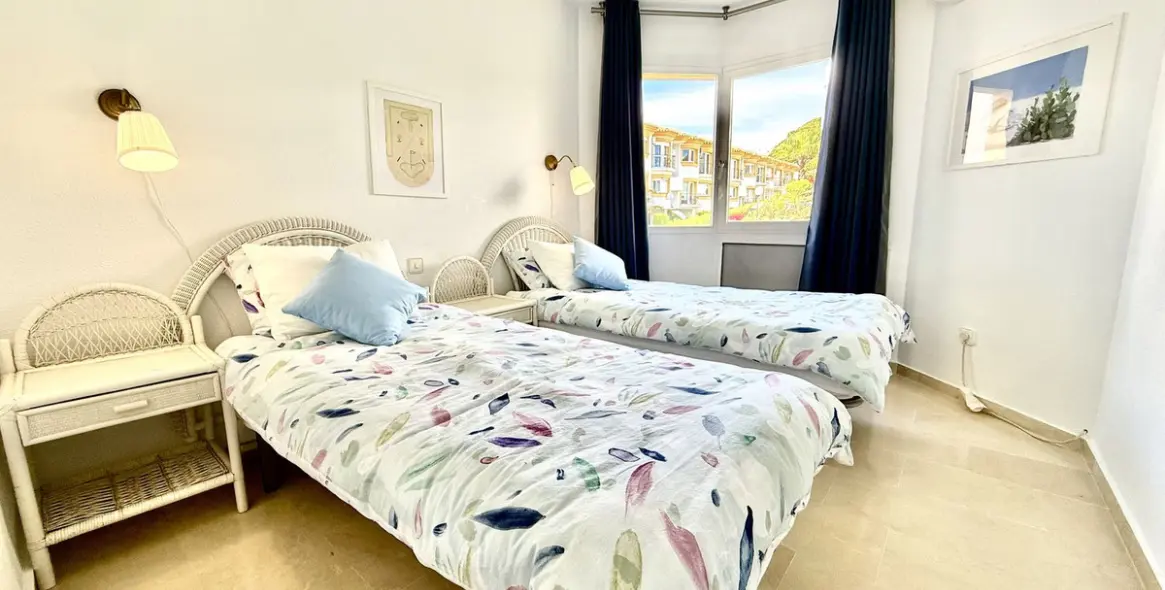 Sale of penthouse in Calahonda 20