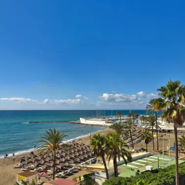 Sale of middle floor apartment in Marbella
