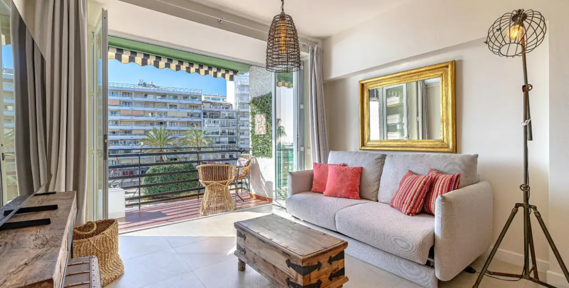Venta de apartamento en planta media en Marbella 4