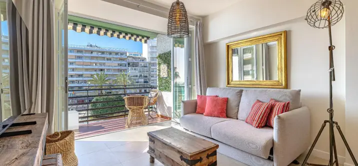 Sale of middle floor apartment in Marbella 3