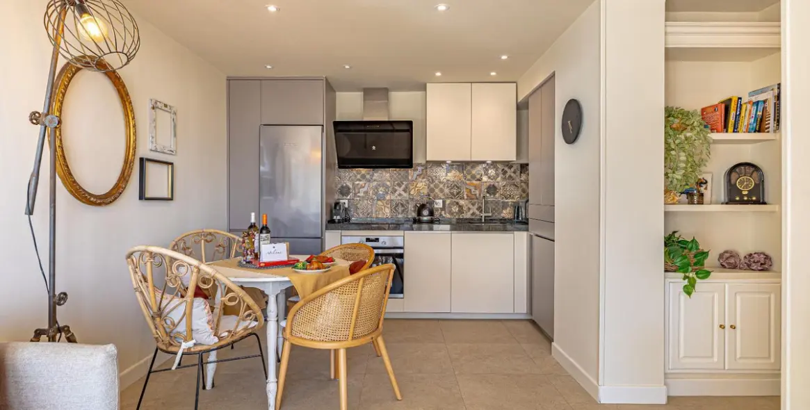 Venta de apartamento en planta media en Marbella 10