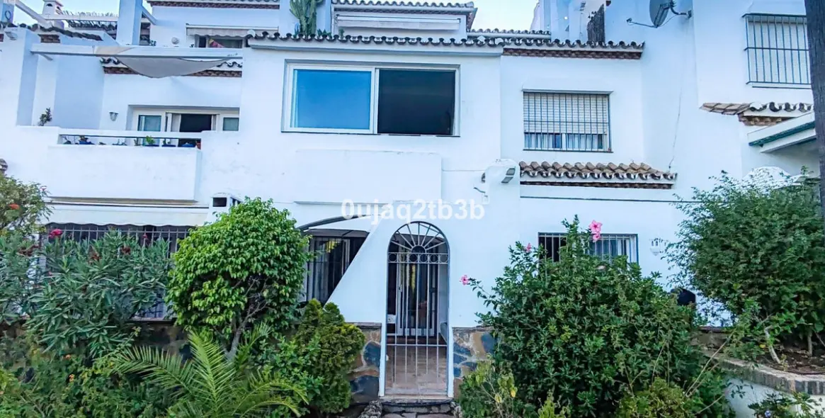 Продажа апартаментов на первом этаже в Nagüeles 2