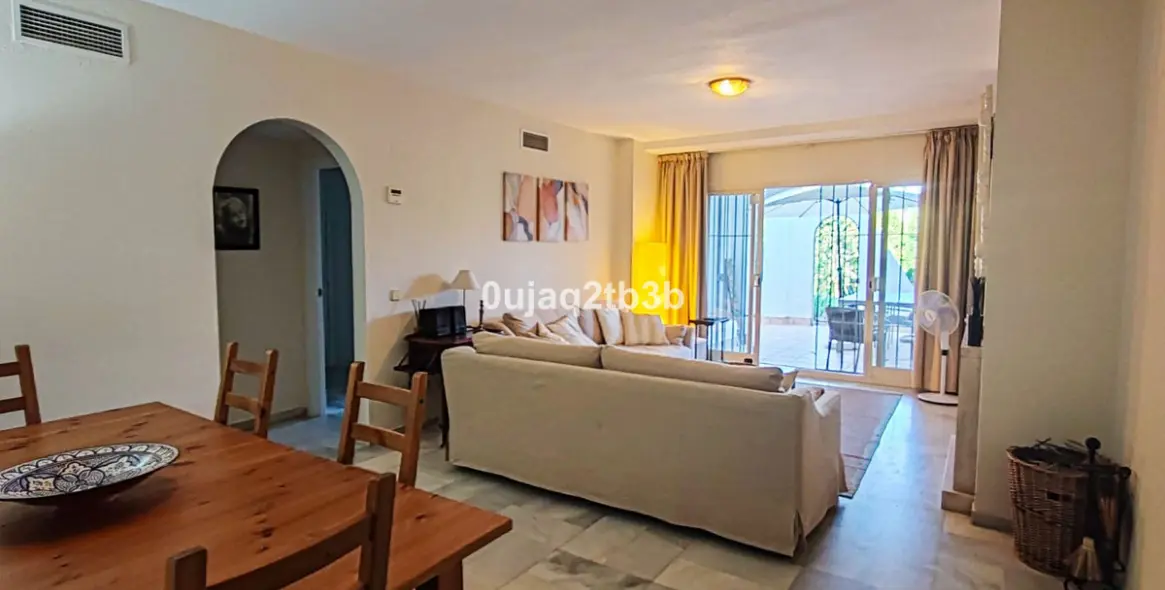 Продажа апартаментов на первом этаже в Nagüeles 6