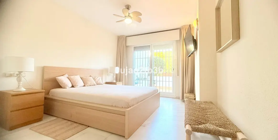 Продажа апартаментов на первом этаже в Nagüeles 9