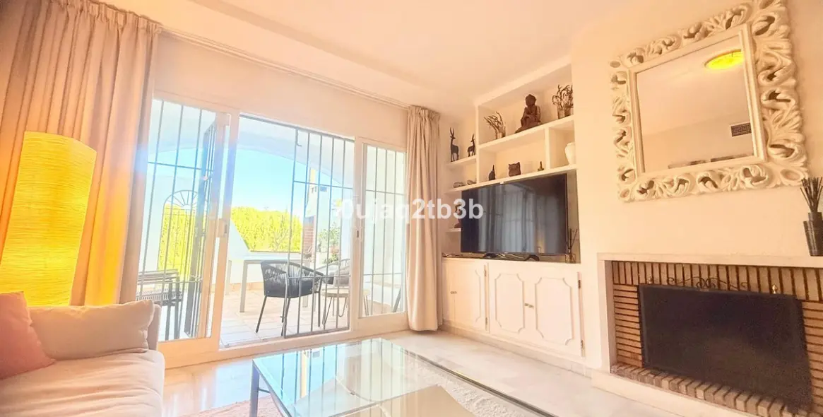 Продажа апартаментов на первом этаже в Nagüeles 10