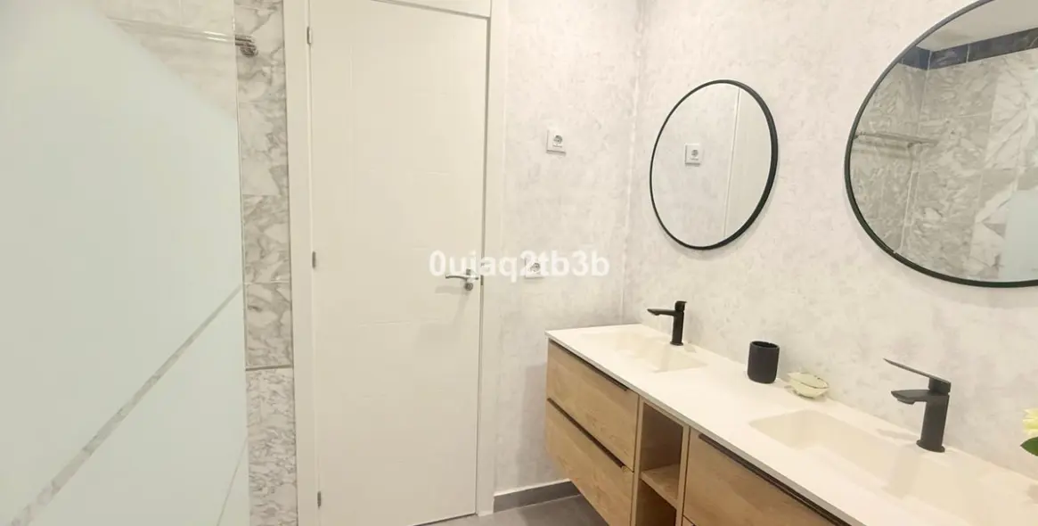 Продажа апартаментов на первом этаже в Nagüeles 16