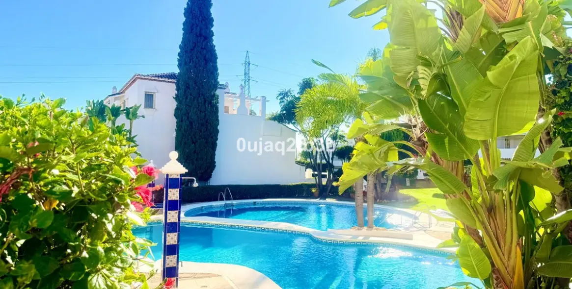 Продажа апартаментов на первом этаже в Nagüeles 24