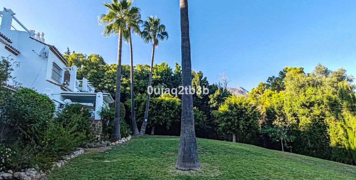 Продажа апартаментов на первом этаже в Nagüeles 30