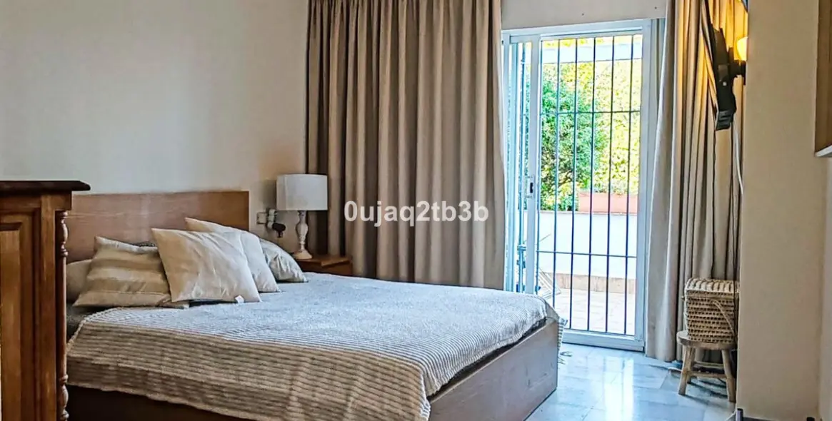 Продажа апартаментов на первом этаже в Nagüeles 34