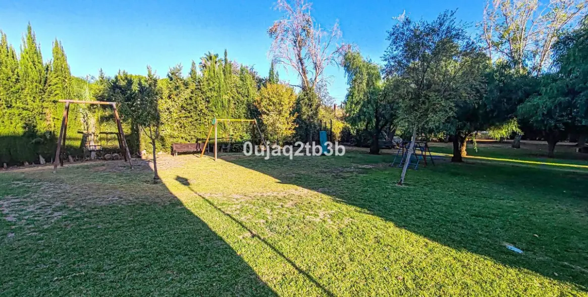 Продажа апартаментов на первом этаже в Nagüeles 48