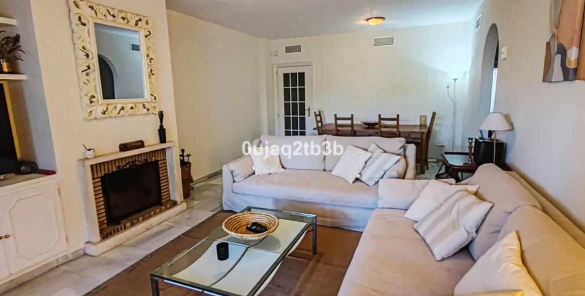 Продажа апартаментов на первом этаже в Nagüeles 50