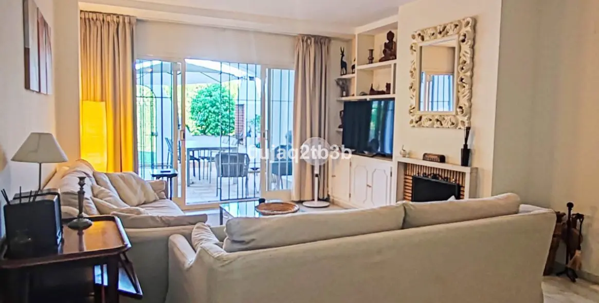 Продажа апартаментов на первом этаже в Nagüeles 51