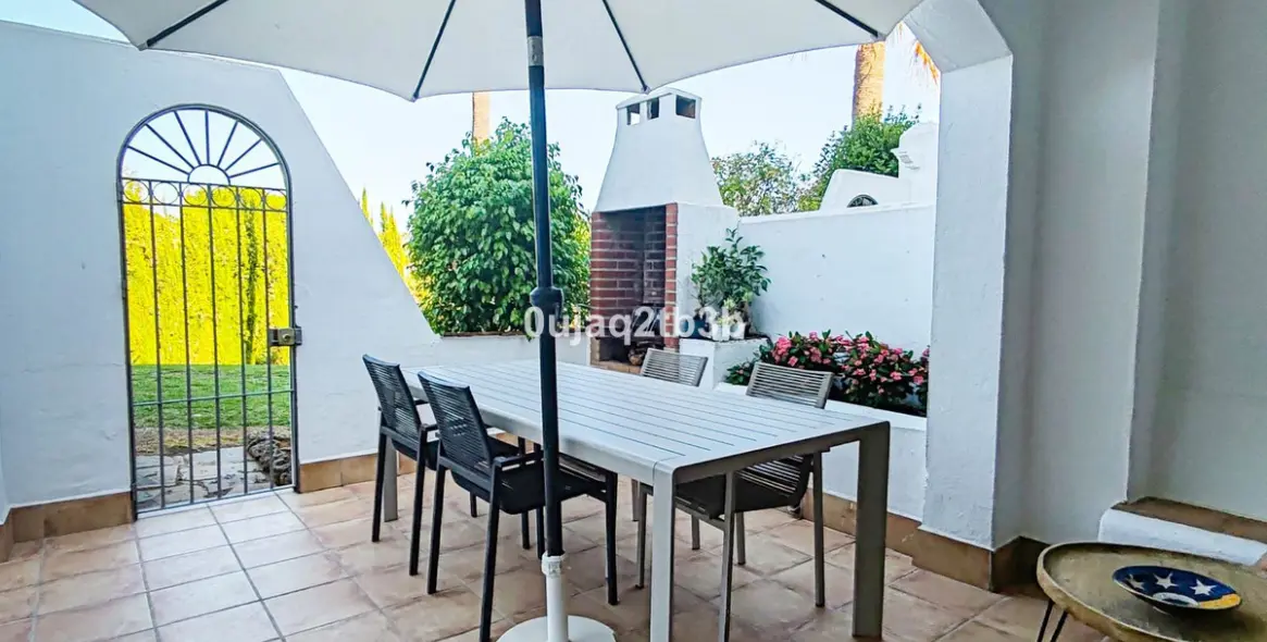 Продажа апартаментов на первом этаже в Nagüeles 52