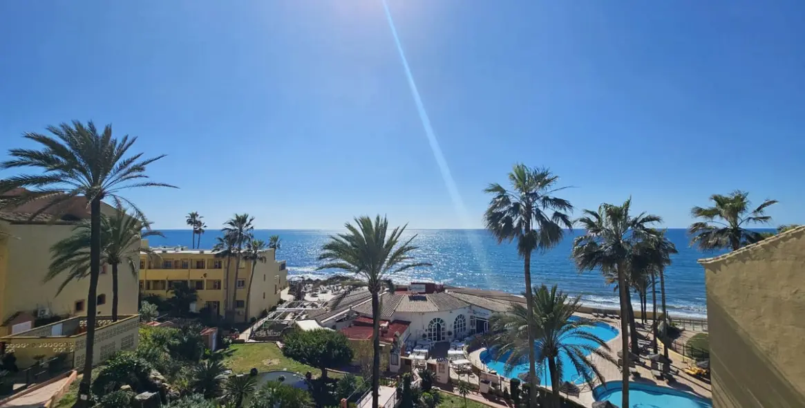 Venta de ático en Calahonda 1