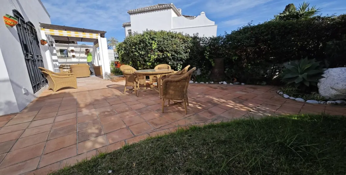 Продажа апартаментов на первом этаже в Benamara 13