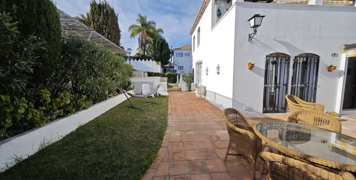 Продажа апартаментов на первом этаже в Benamara 19