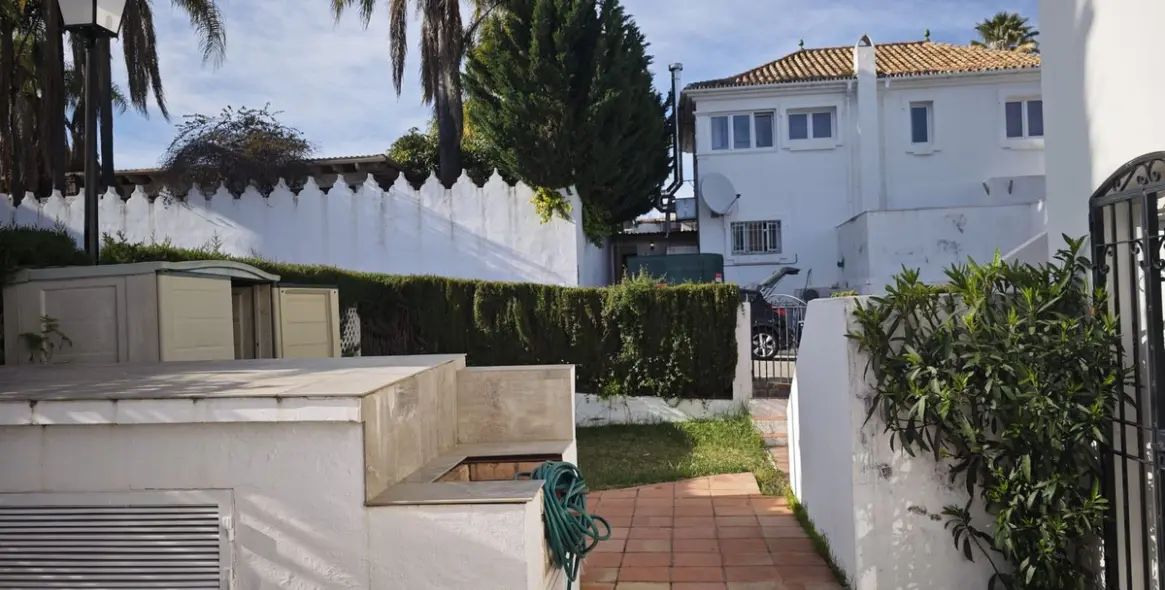 Продажа апартаментов на первом этаже в Benamara 26