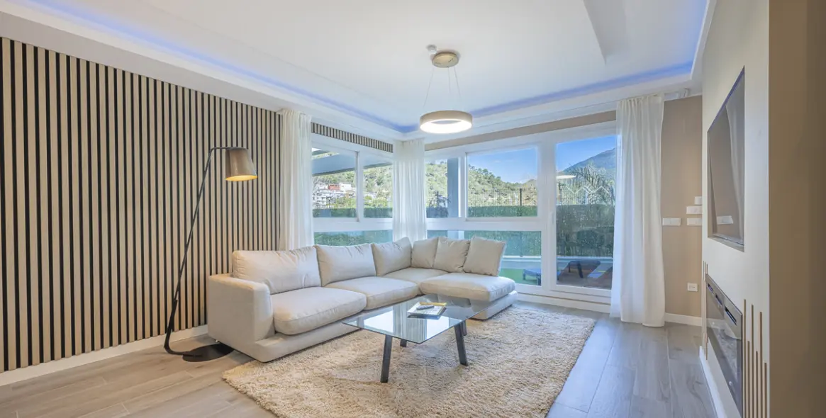 Venta de apartamento en planta baja en Benahavís 2