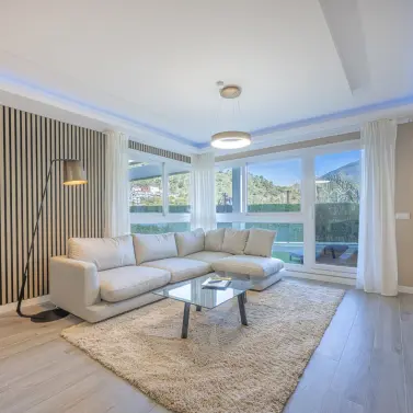 Venta de apartamento en planta baja en Benahavís