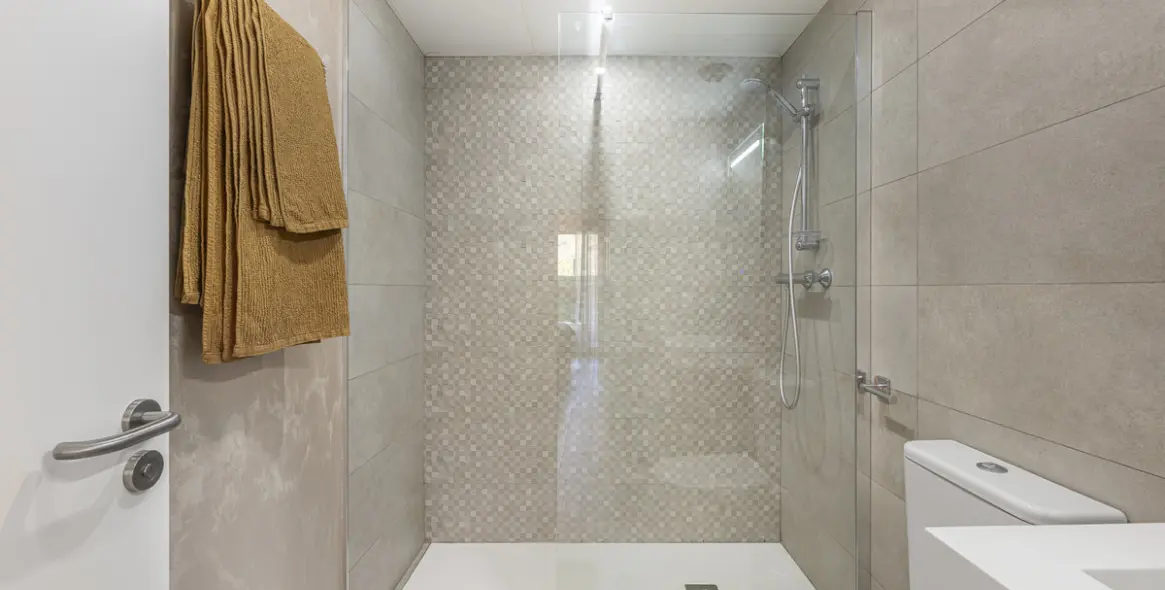 Venta de apartamento en planta baja en Benahavís 16